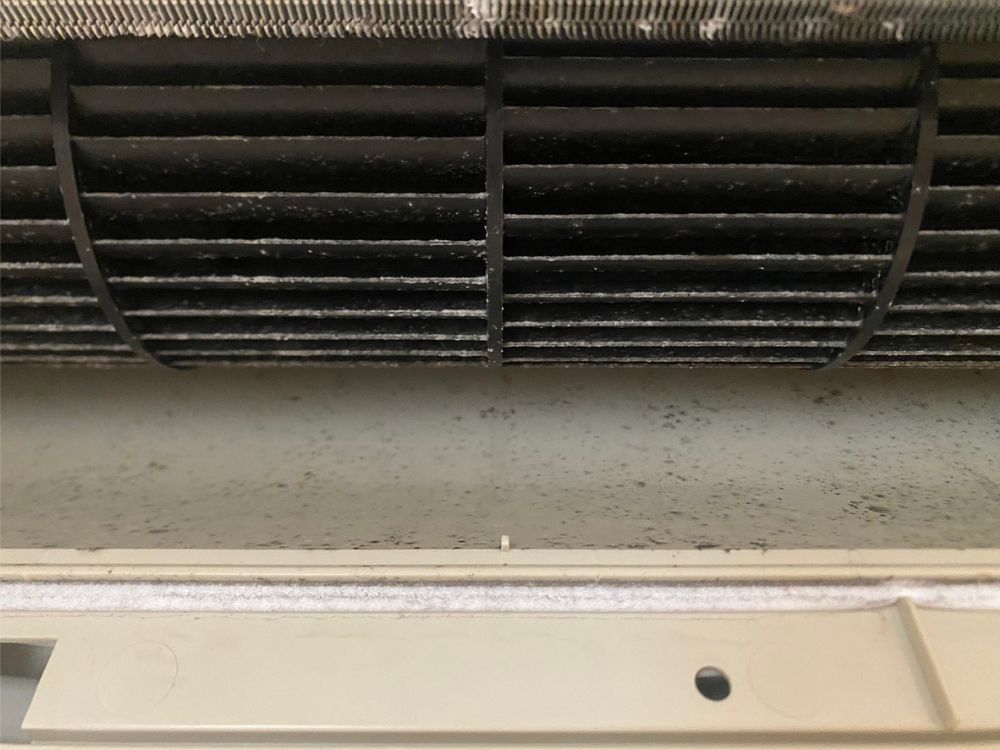 三木市志染町 アパート 送風ファン洗浄 ビフォー