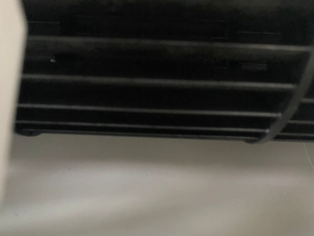 神戸市西区伊川谷町　通常タイプのエアコンクリーニング｜送風口周りに付着したカビ　アフター