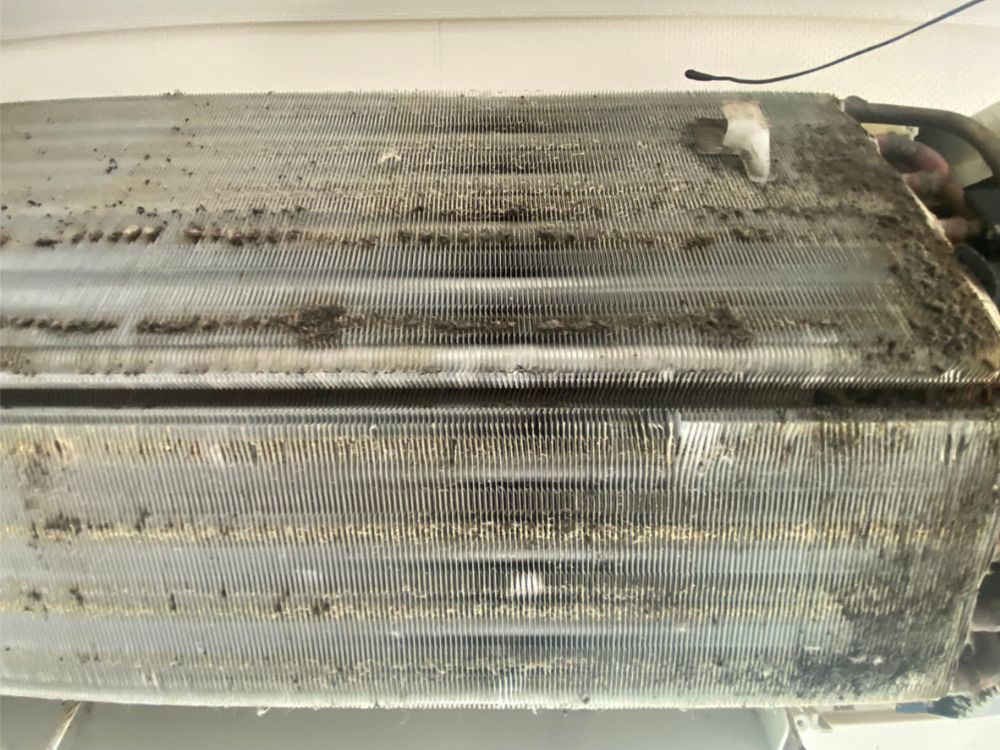 神戸市灘区　徹底分解の熱交換器洗浄　ビフォー