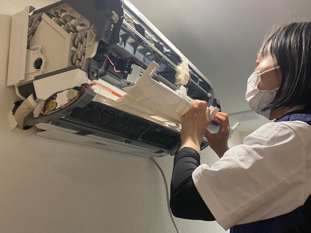 芦屋市浜芦屋町　お掃除機能付きタイプの分解洗浄　ビフォー