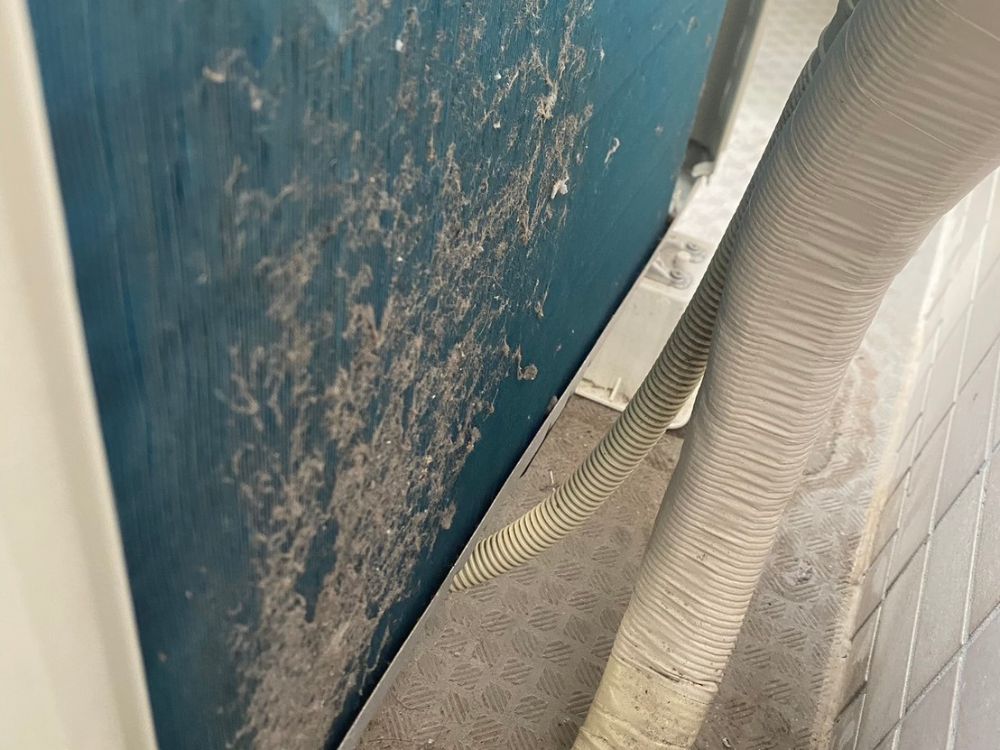 明石市藤江　エアコンの室外機クリーニング　ビフォー