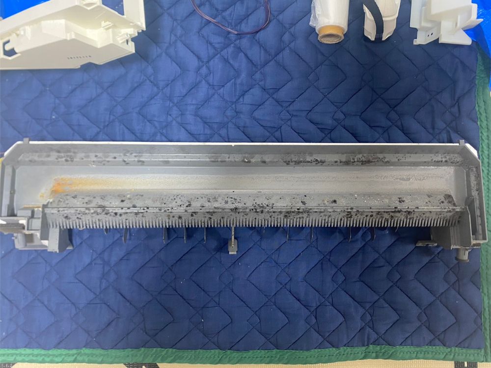 芦屋市潮見町　ドレンパンの洗浄と防カビ・消臭・抗菌コート　ビフォー