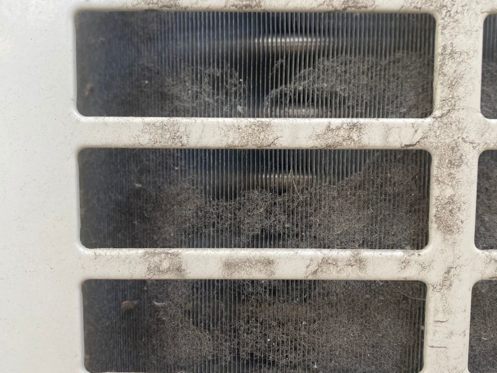 加古川市尾上町　エアコンの室外機クリーニング　ビフォー