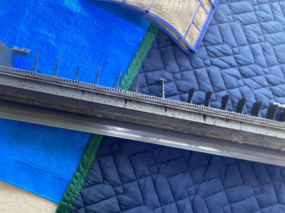 神戸市北区鹿の子台　洗浄前の分解したドレンパン