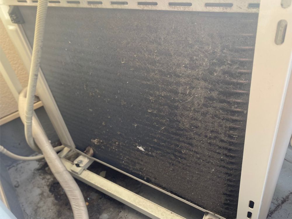 神戸市西区枝吉　エアコン室外機のクリーニング　ビフォー