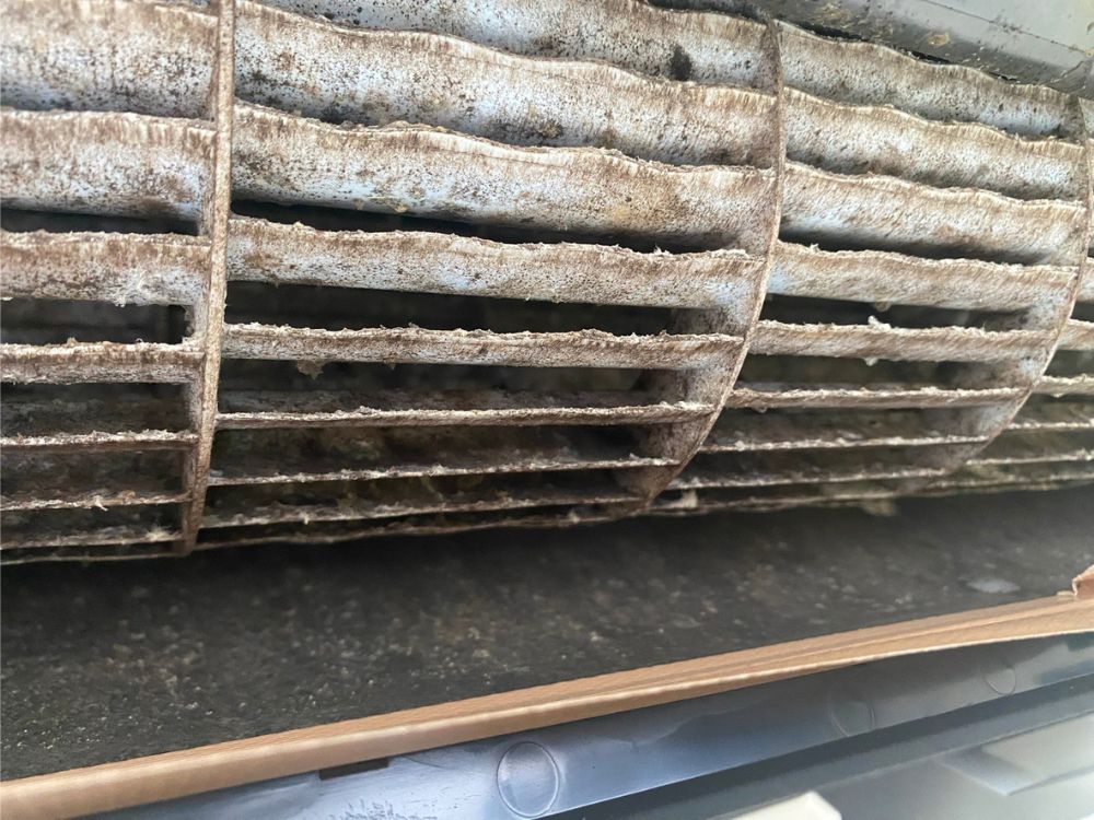 淡路市志筑　通常タイプのエアコンクリーニング　ビフォー