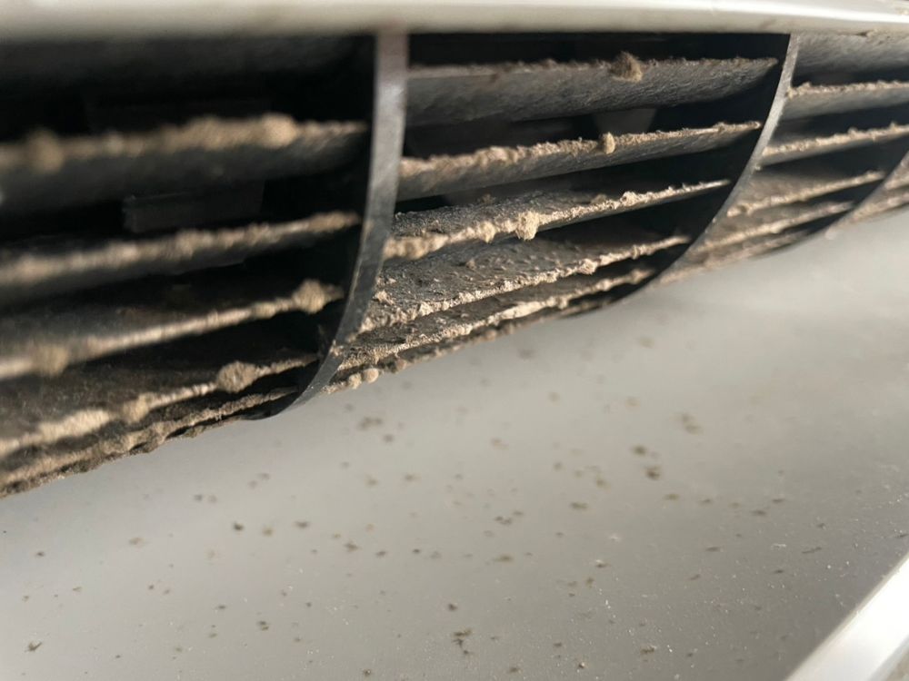 西宮市高松町　通常タイプのエアコンクリーニング　ビフォー