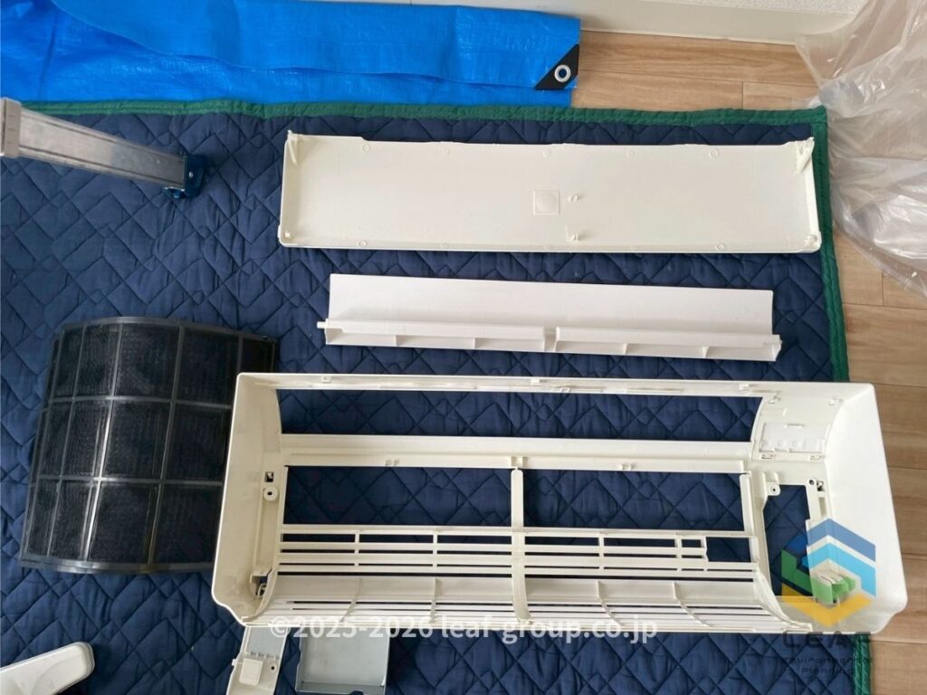 エアコン 分解 パーツ洗浄