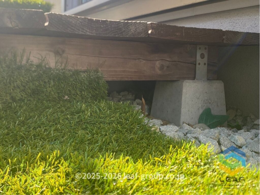 ウッドデッキ 蜂 出入り 神戸市垂水区