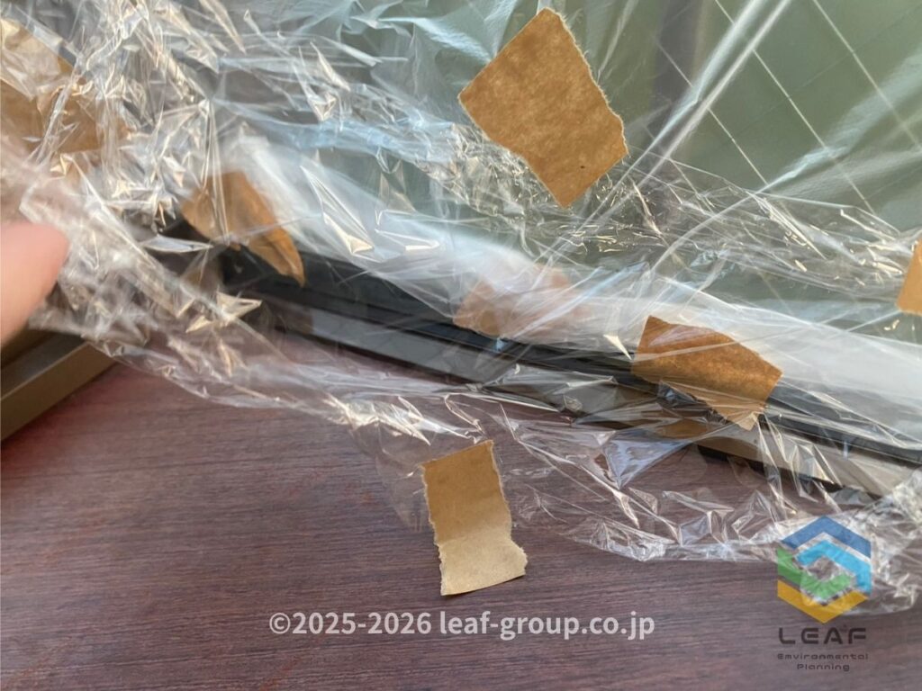 出窓の簡易封鎖と侵入検証の様子