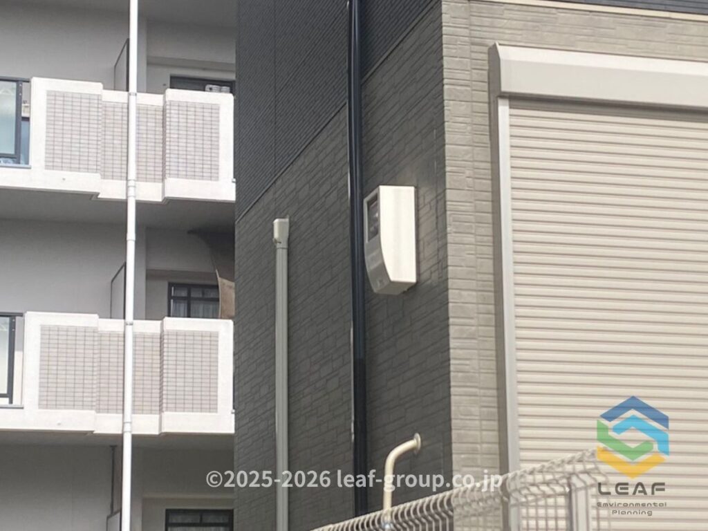 電気メーターボックス 蜂 出入り 神戸市北区