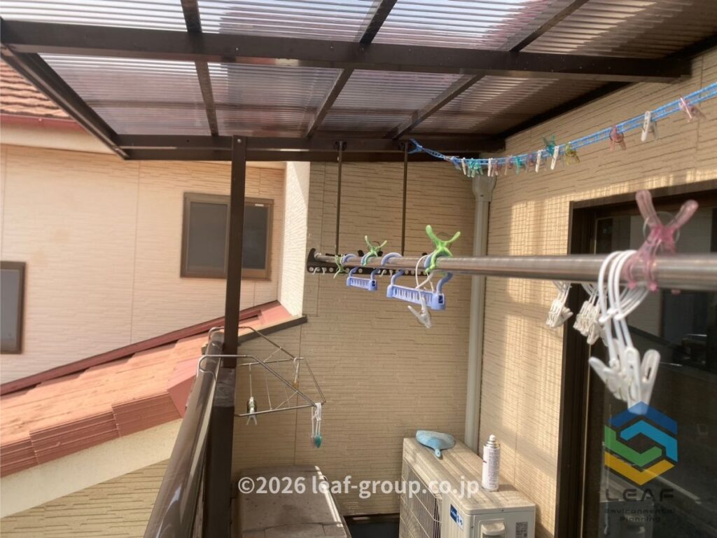 駆除後 ベランダ 営巣跡