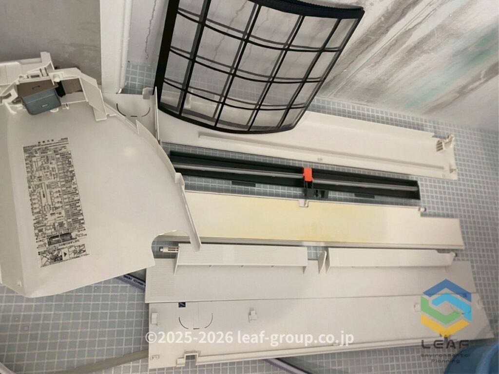 Panasonicお掃除機能付きエアコン分解パーツ洗浄後