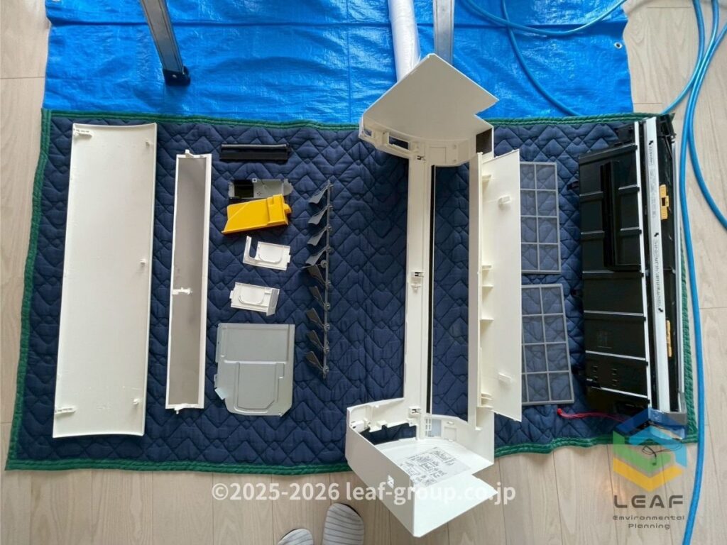 神戸市兵庫区 HITACHI RAS-G28NBK 分解パーツ洗浄後