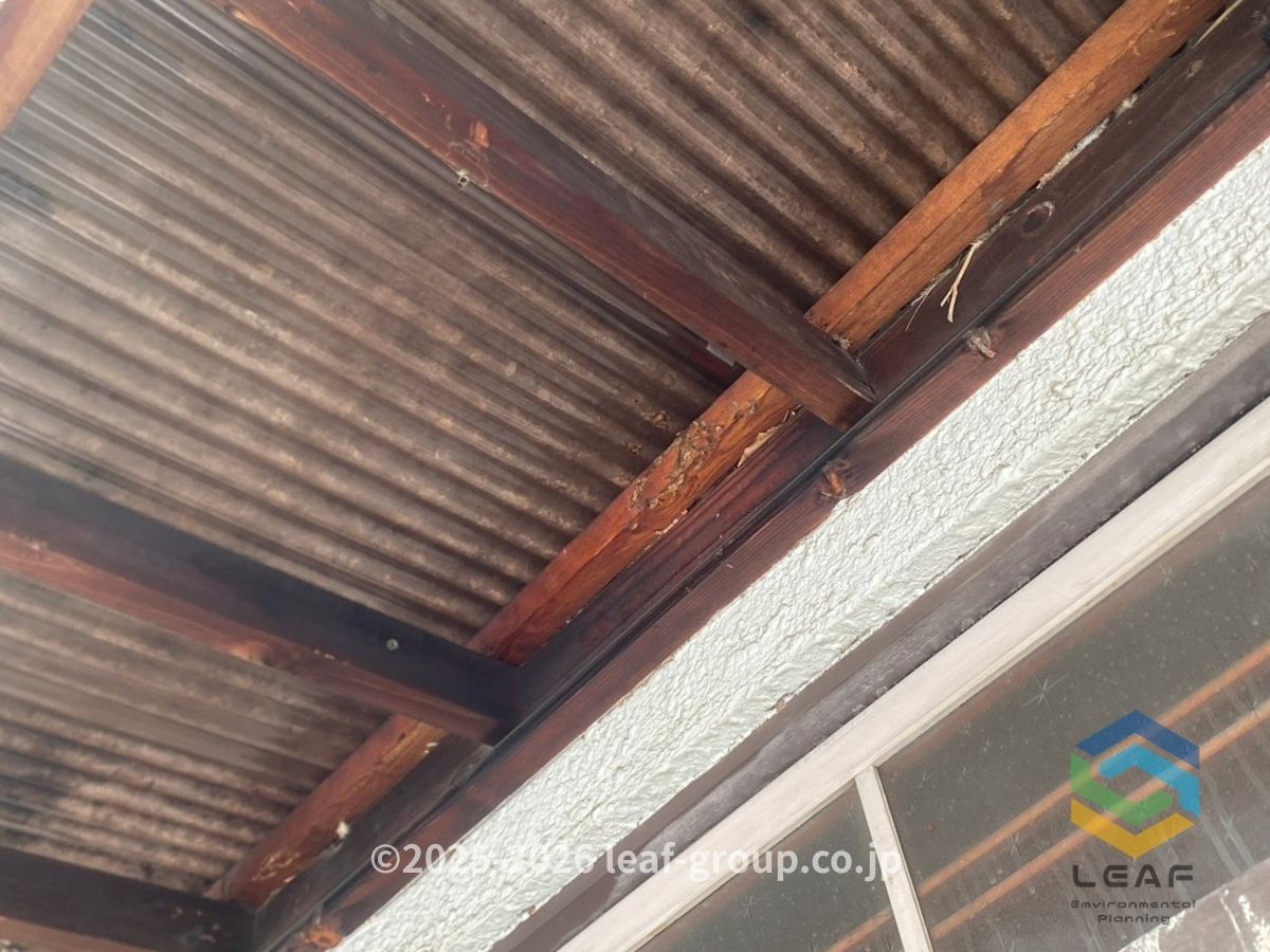 西宮市大社町｜駆除後のベランダ軒下